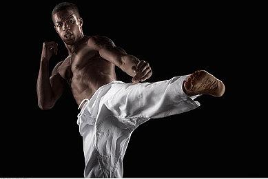 《战地6》17款显卡横评 RTX 5090轻松跑出300多帧